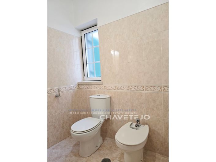 Image No.17-4 Bed House for sale