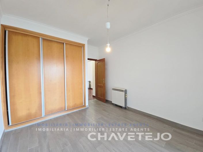 Image No.20-4 Bed House for sale