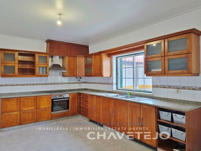 Image No.22-4 Bed House for sale