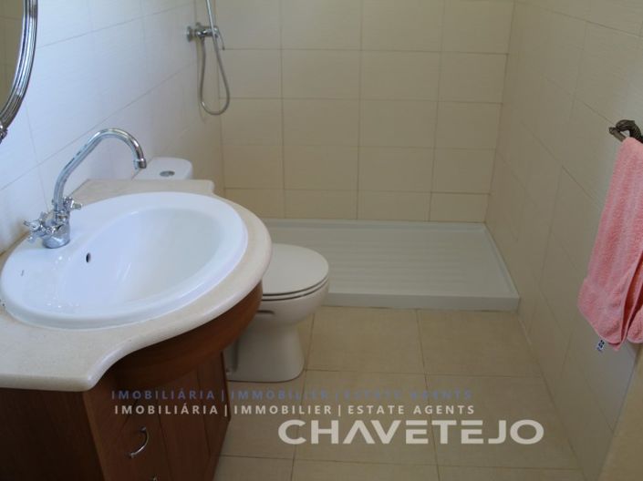 Image No.11-7 Bed House for sale