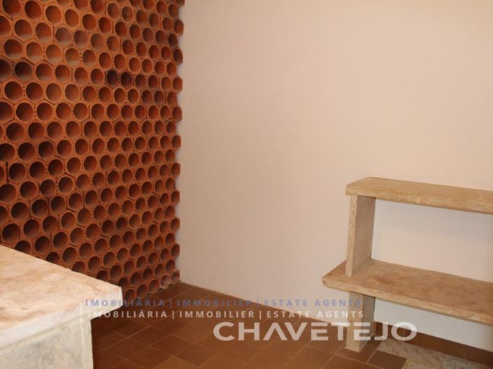 Image No.13-7 Bed House for sale