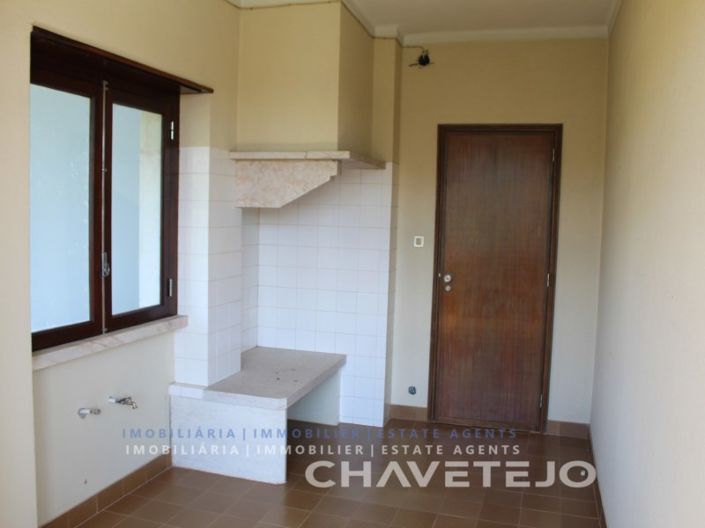 Image No.20-7 Bed House for sale