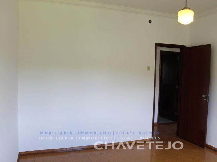 Image No.21-7 Bed House for sale