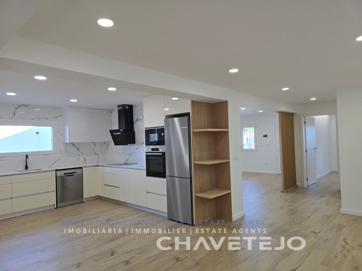 Image No.10-4 Bed House for sale