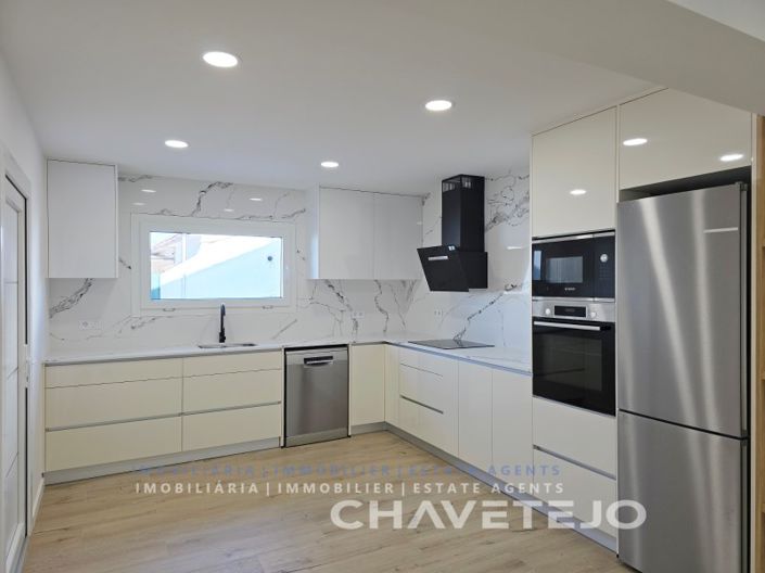 Image No.11-4 Bed House for sale