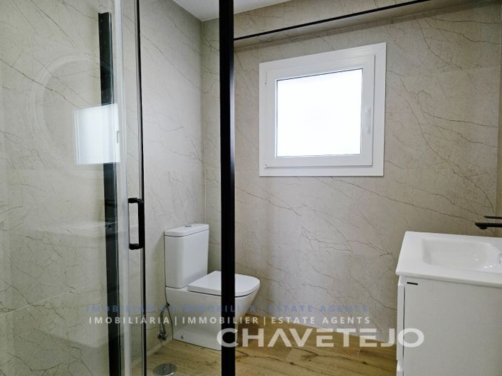 Image No.16-4 Bed House for sale