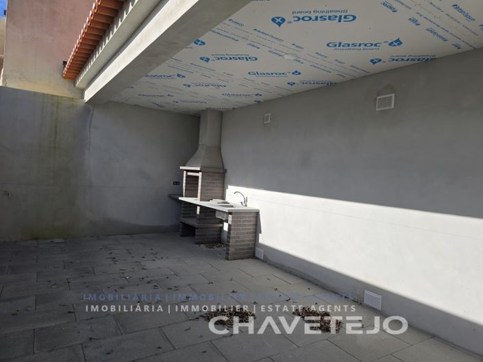 Image No.22-4 Bed House for sale