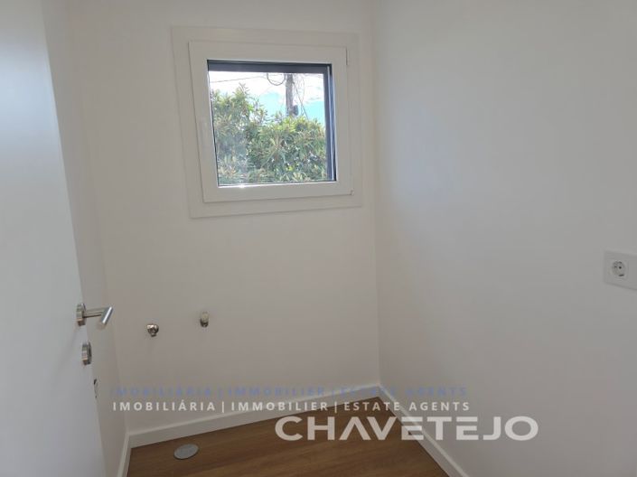 Image No.28-4 Bed House for sale