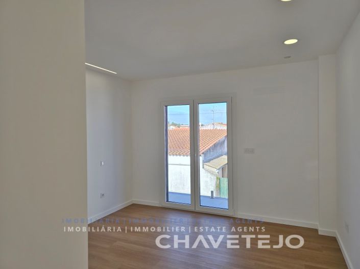 Image No.31-4 Bed House for sale