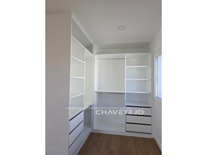 Image No.41-4 Bed House for sale