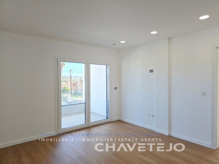 Image No.42-4 Bed House for sale