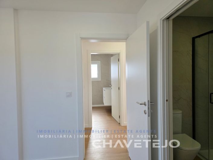 Image No.43-4 Bed House for sale