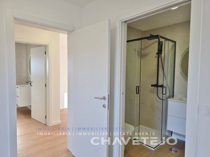 Image No.44-4 Bed House for sale