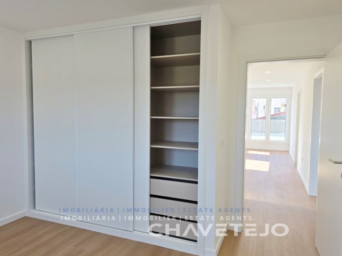 Image No.49-4 Bed House for sale