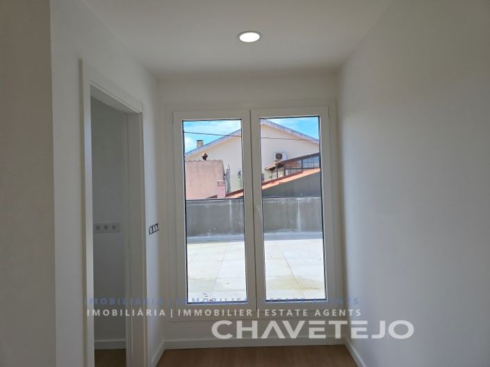 Image No.52-4 Bed House for sale