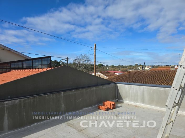 Image No.54-4 Bed House for sale