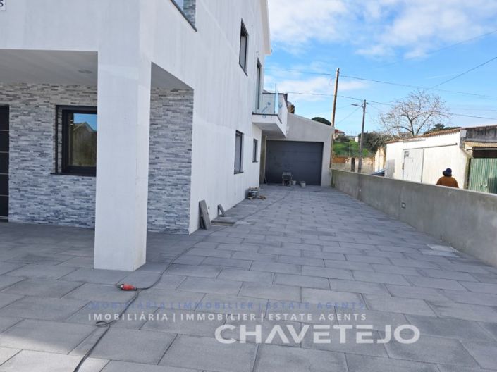 Image No.60-4 Bed House for sale