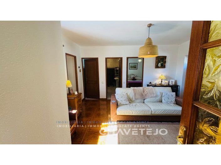 Image No.11-2 Bed House for sale