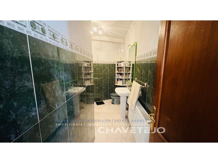 Image No.17-2 Bed House for sale