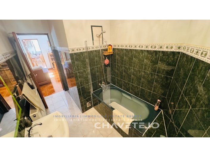 Image No.18-2 Bed House for sale