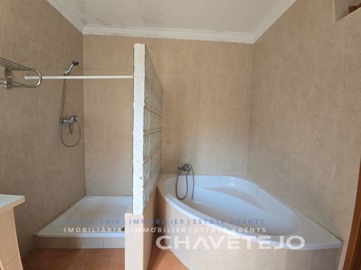 Image No.15-2 Bed House for sale