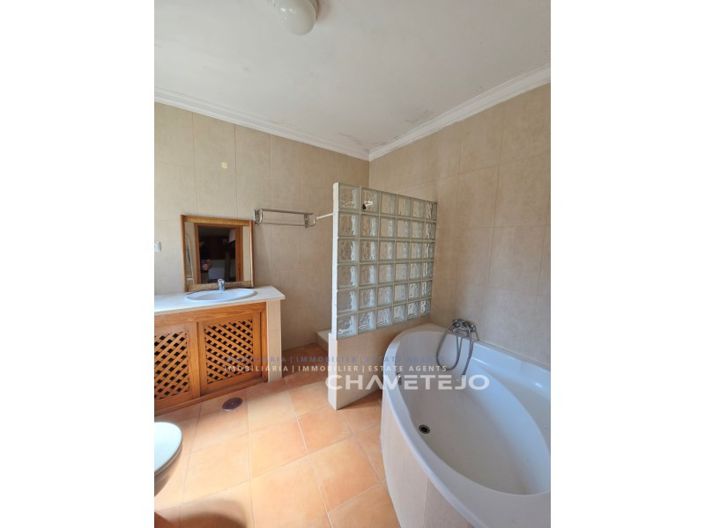 Image No.16-2 Bed House for sale