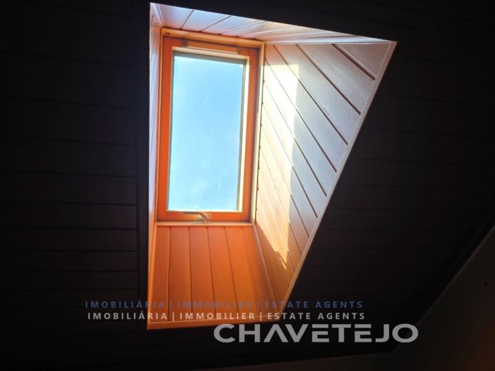 Image No.17-2 Bed House for sale