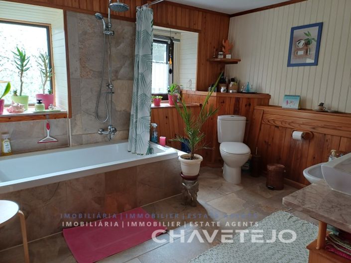 Image No.13-2 Bed House for sale