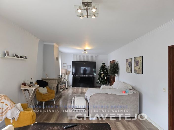 Image No.11-4 Bed House for sale