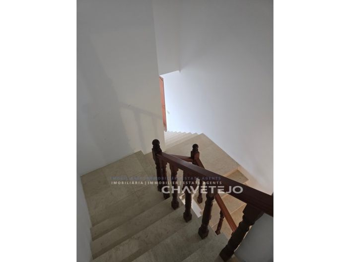 Image No.12-4 Bed House for sale