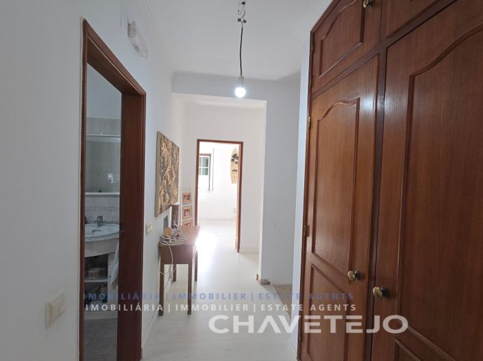 Image No.16-4 Bed House for sale