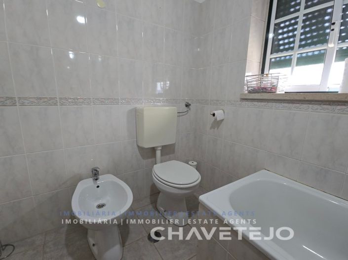 Image No.18-4 Bed House for sale