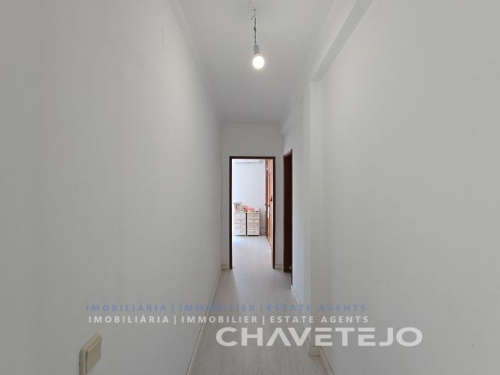 Image No.20-4 Bed House for sale