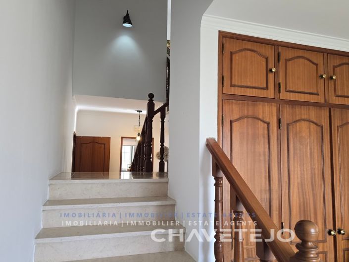 Image No.6-4 Bed House for sale