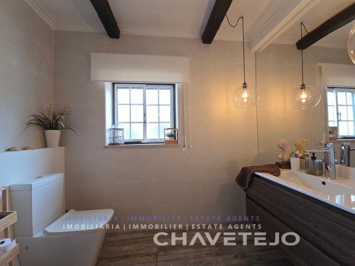 Image No.8-4 Bed House for sale