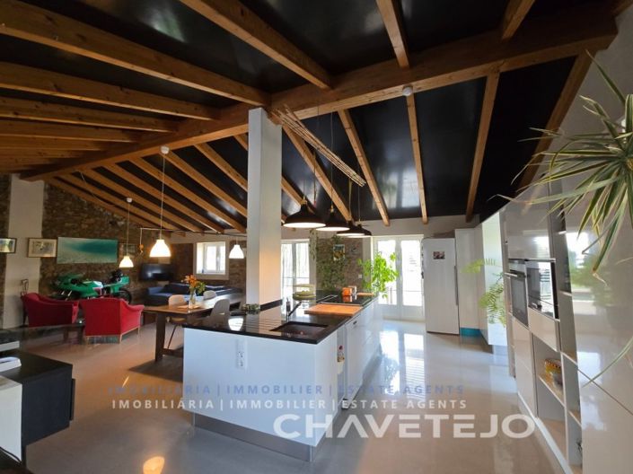 Image No.10-3 Bed House for sale