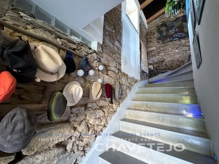 Image No.15-3 Bed House for sale