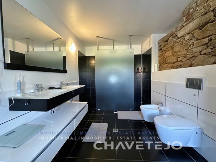 Image No.17-3 Bed House for sale