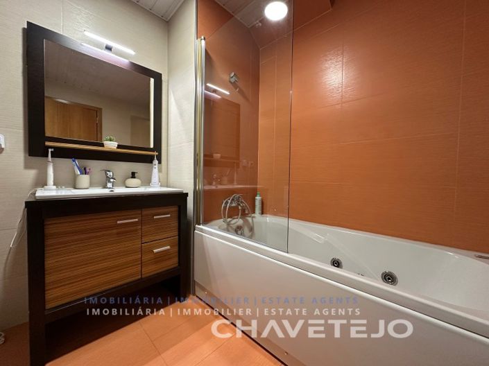 Image No.23-3 Bed Apartment for sale