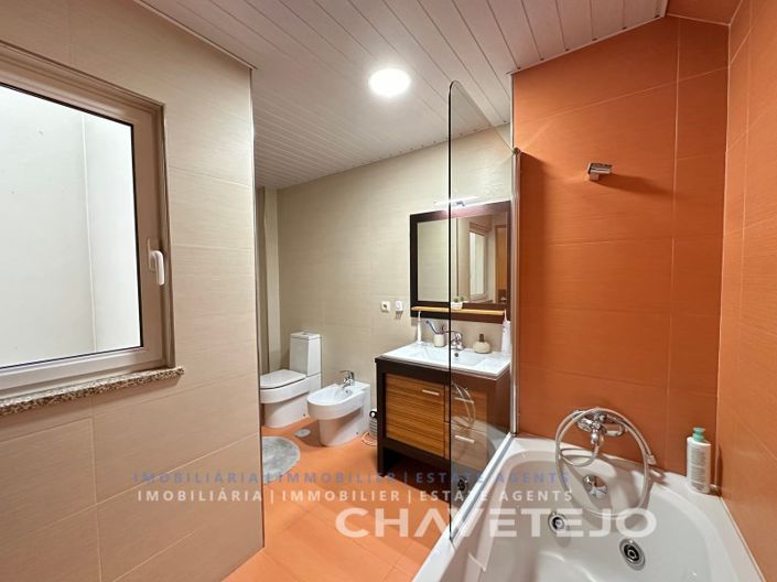 Image No.24-3 Bed Apartment for sale