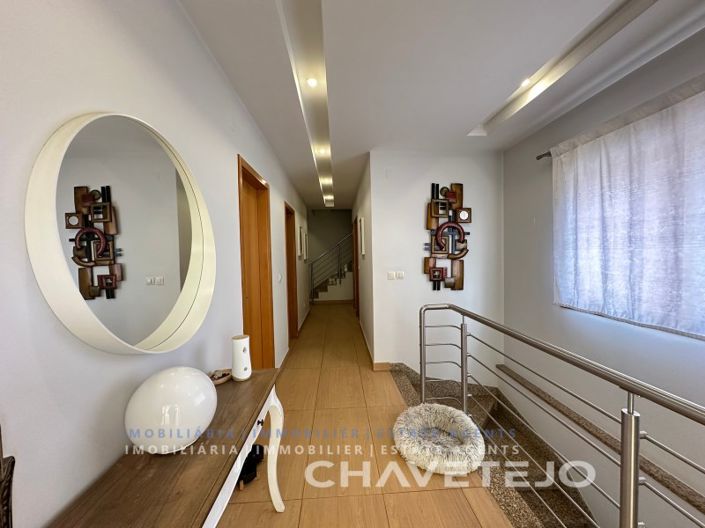 Image No.25-3 Bed Apartment for sale