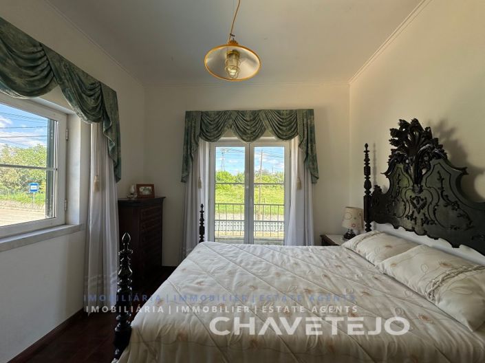 Image No.17-4 Bed House for sale