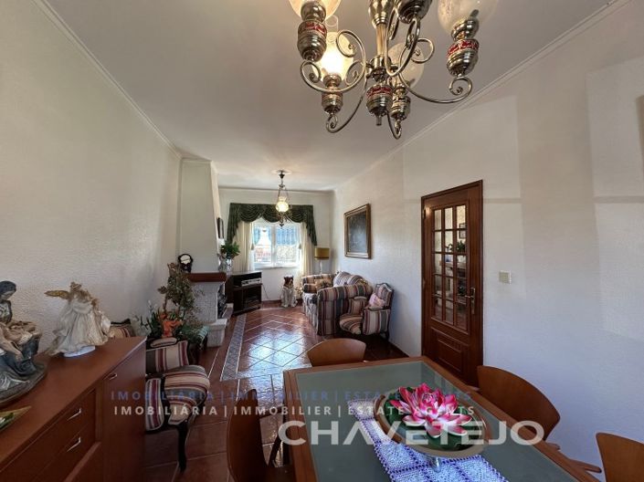 Image No.24-4 Bed House for sale