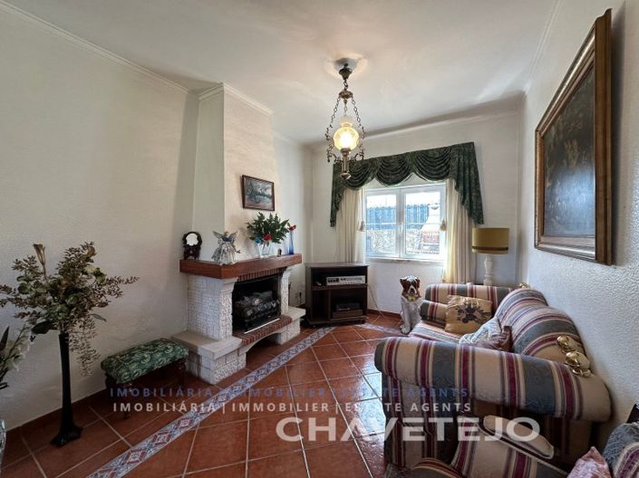 Image No.25-4 Bed House for sale