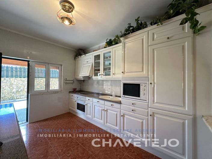 Image No.30-4 Bed House for sale