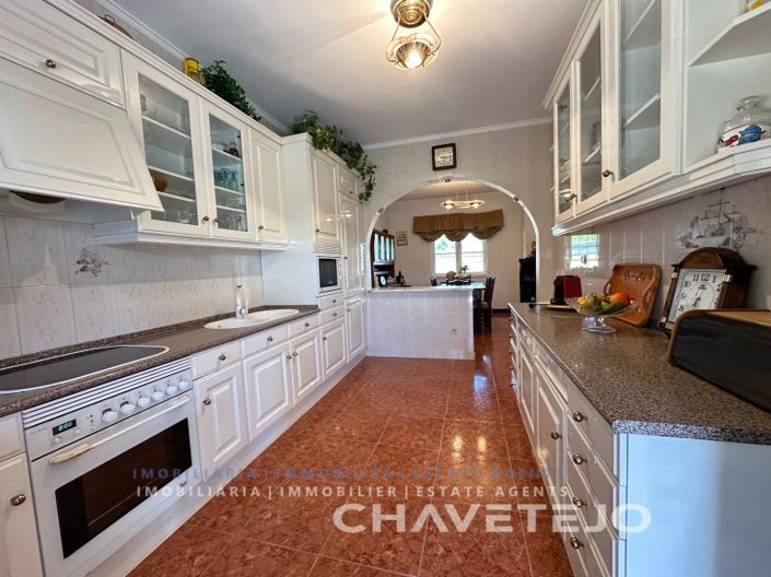 Image No.35-4 Bed House for sale