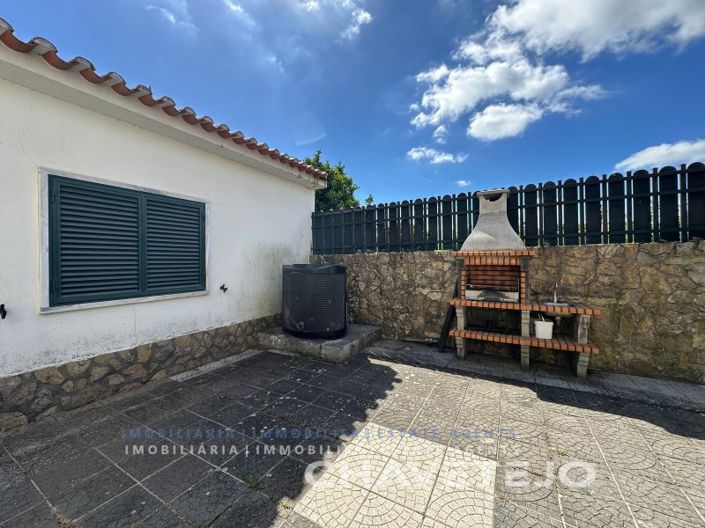 Image No.41-4 Bed House for sale