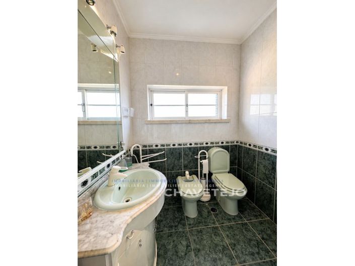 Image No.9-4 Bed House for sale