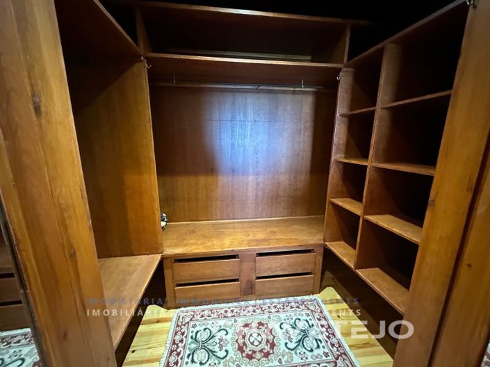 Image No.30-7 Bed House for sale