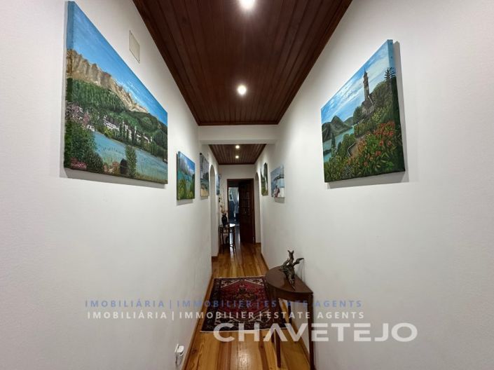 Image No.42-7 Bed House for sale